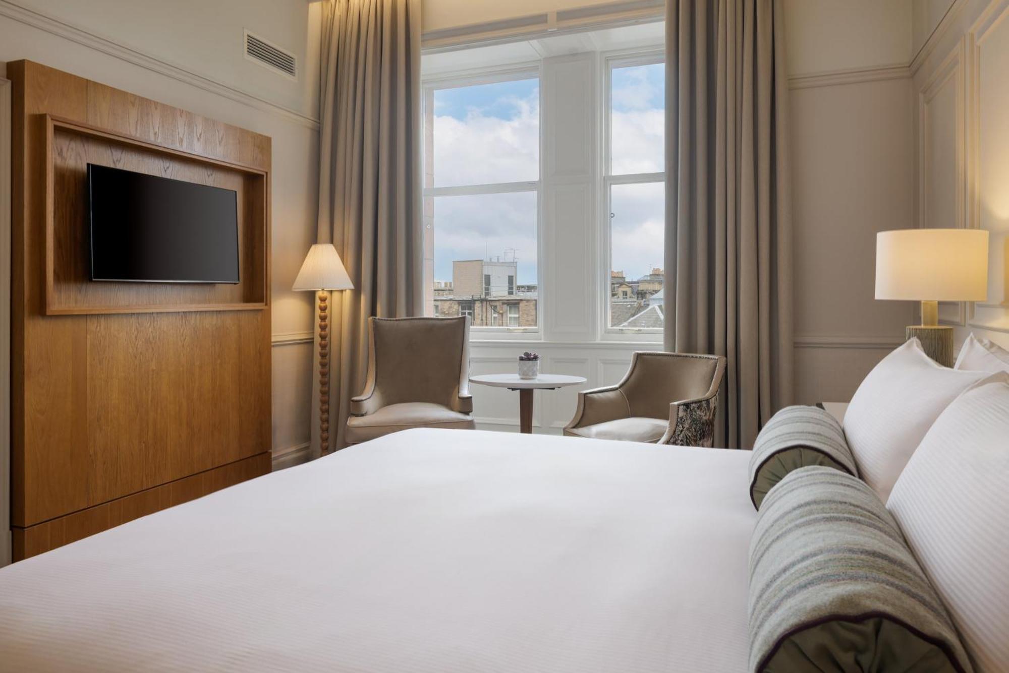 Deluxe King Room Mobility Accessible,1672564626:JPEG
